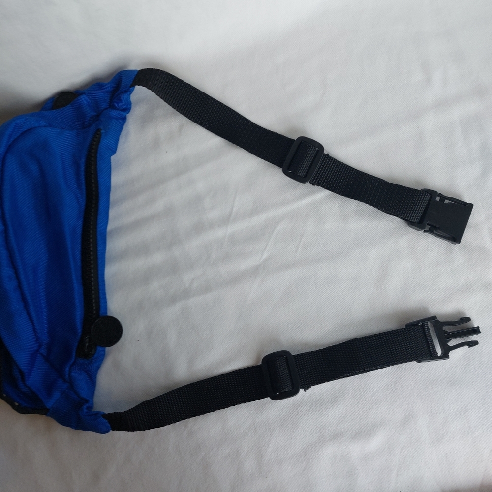 L.A. Gear Unisex Waist Fanny Pack Crossbody Bag Cobalt Royal Blue Adjustable - Picture 8 of 16